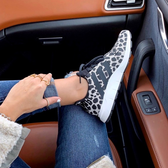 adidas swift run sneaker leopard